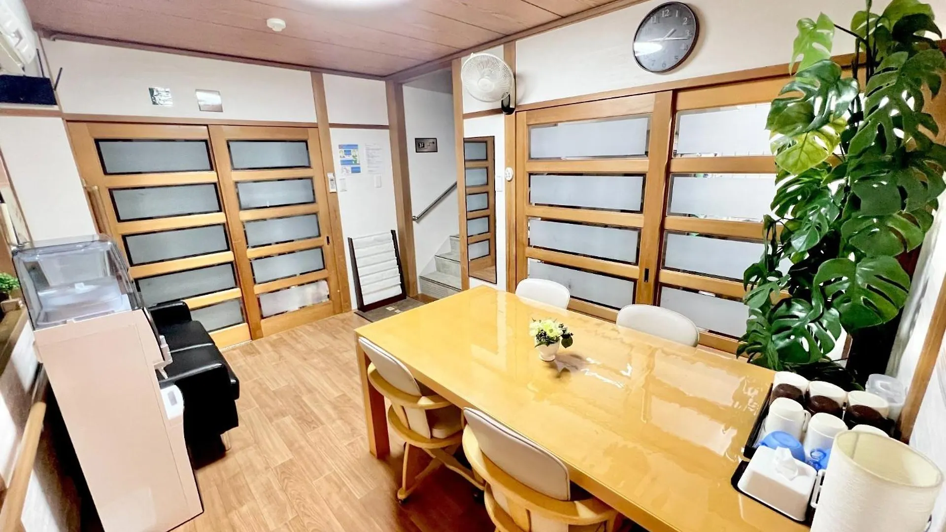 Guesthouse Reina Tsuruhashi Station - Vacation Stay 15421 Ósaka Penzion