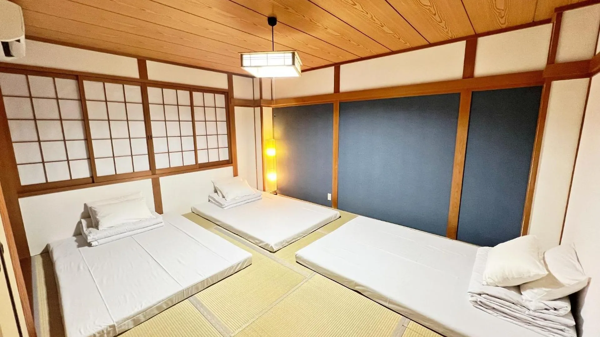 Guesthouse Reina Tsuruhashi Station - Vacation Stay 15421 Osaka Japonia