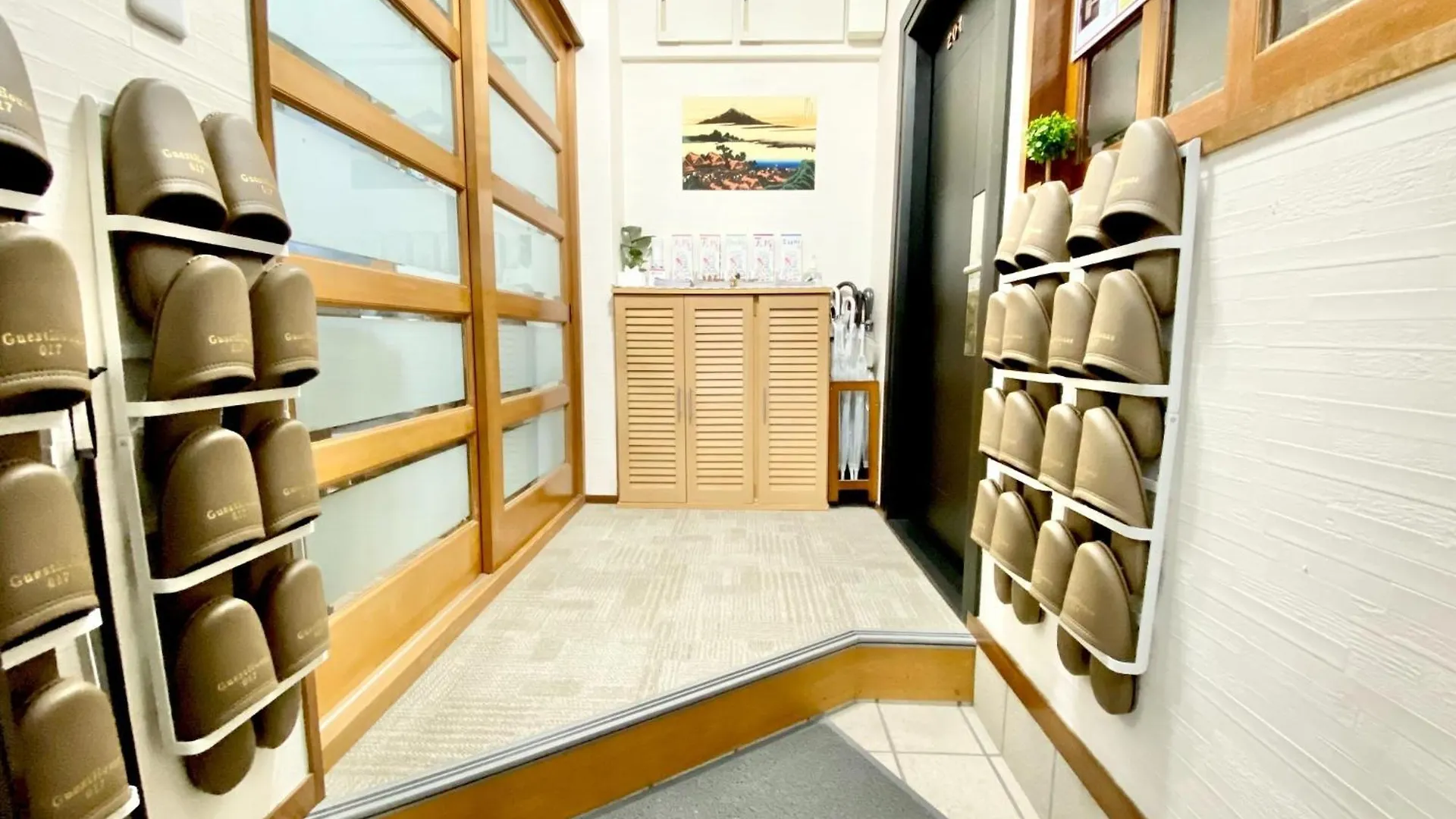 Guesthouse Reina Tsuruhashi Station - Vacation Stay 15421 Osaka 0*,  Japón